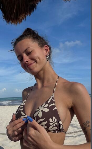 Full leaked Carlyhymz private onlyfans photo