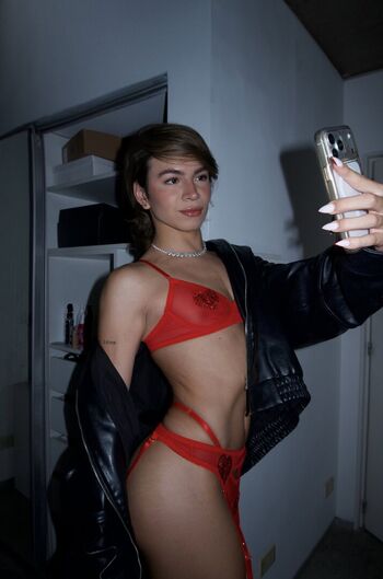 Full leaked Caroficialok private photo