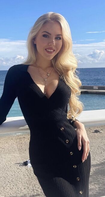 Full leaked Carolina de bourbon private photo