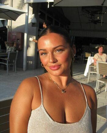 Full leaked Caroline smith private photo