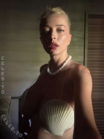 Full leaked Caroline vreeland private photo