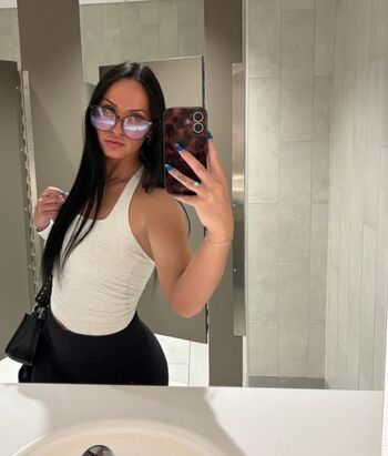 Full leaked Carolinealexa private photo