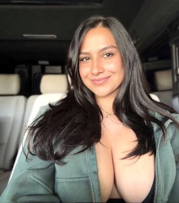 Full leaked Carolinejones private photo