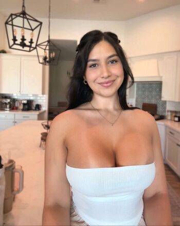 Full leaked Carolinejones private photo