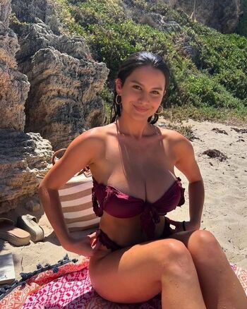 Full leaked Carolinejones private photo