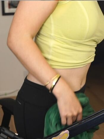 Full leaked Carolinekwan private photo