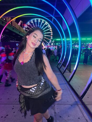 Full leaked Carolinekwan private photo