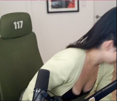 Full leaked Carolinekwan private photo