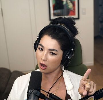 Full leaked Carolinekwan private photo