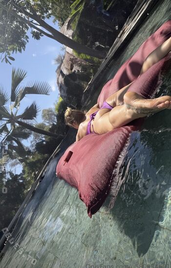 Full leaked Cassie is back private photo