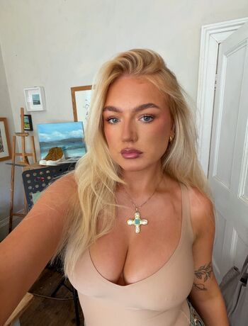 Full leaked Cassiedavidsonx private photo