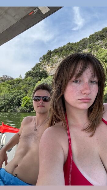 Full leaked Ccelesterenee private onlyfans photo