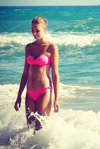 Full leaked Ccile fourrier private onlyfans photo