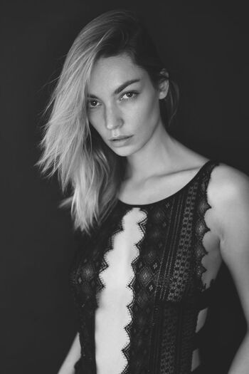 Full leaked Ccile fourrier private onlyfans photo