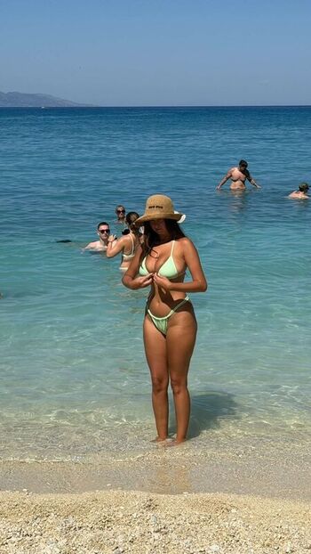Full leaked Cecilia rose private photo