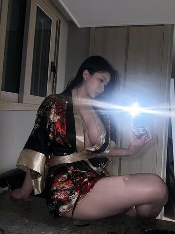 Full leaked Cehwie private photo