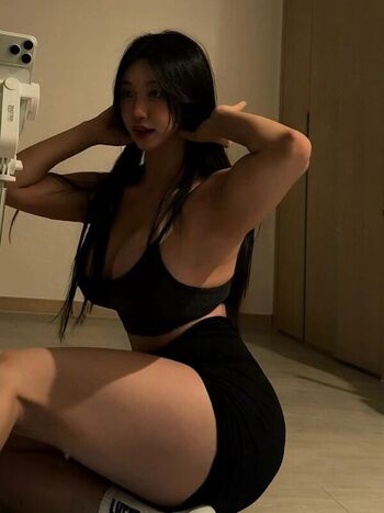 Full leaked Cehwie private photo