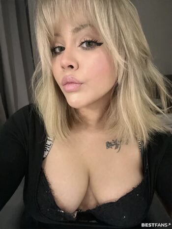 Celina_x31