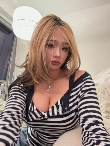 Full leaked Cellow page private onlyfans photo