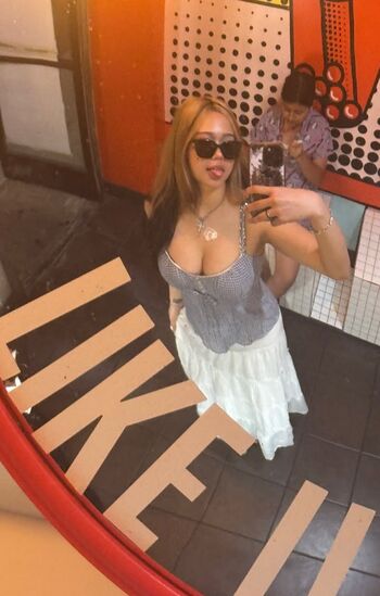 Full leaked Cellow page private onlyfans photo