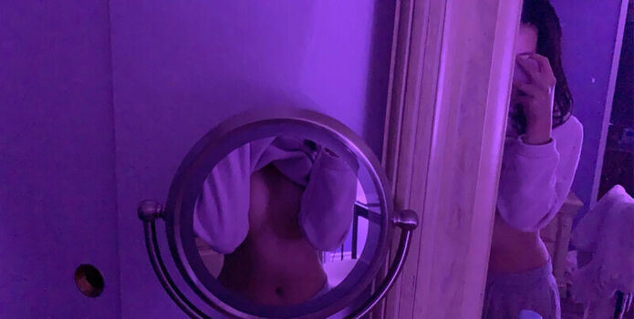 Full leaked Chrbet private photo