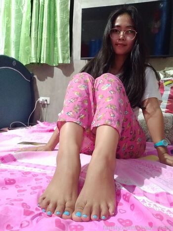 Full leaked Chaarmfeet page private onlyfans photo