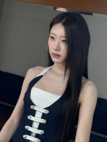 Full leaked Chaeryeong private photo
