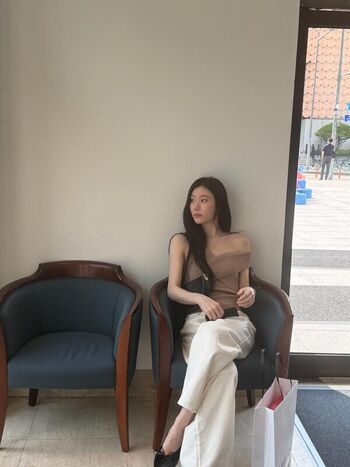 Full leaked Chaeryeong private photo