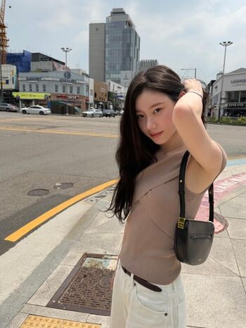 Full leaked Chaeryeong private photo