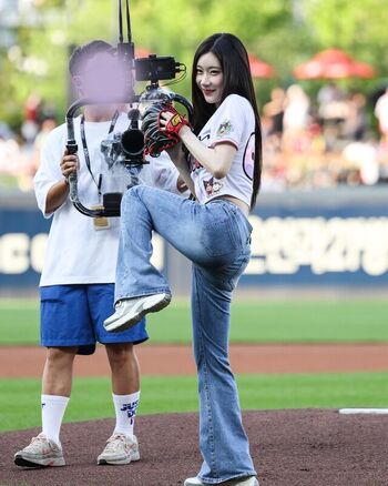 Full leaked Chaeryeong private photo