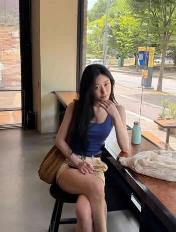 Full leaked Chaeryeong private photo
