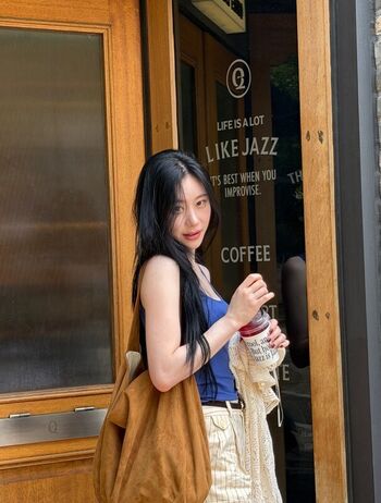 Full leaked Chaeryeong private photo