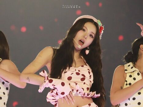 Full leaked Chaeyoung private photo