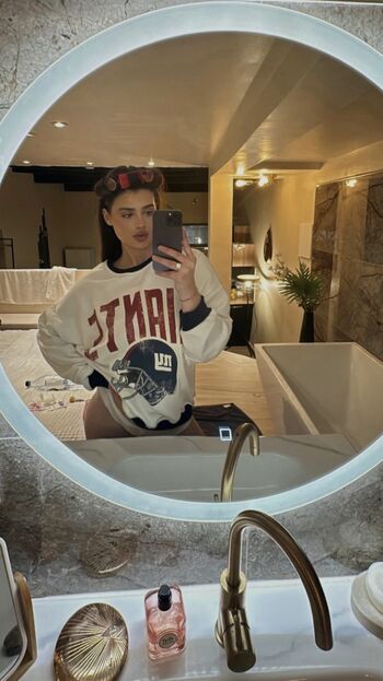 Full leaked Chani lenglet private photo