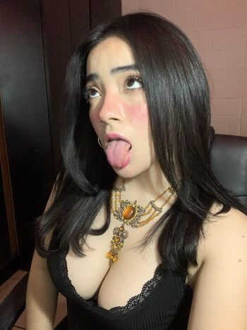 Full leaked Chaparrita linda private photo