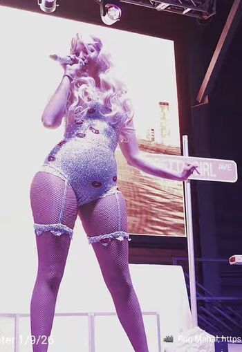 Charity Eden / Taylor Swift Impersonator