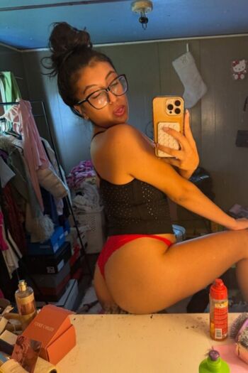 Full leaked Charleneee private photo