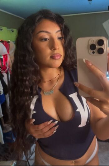 Full leaked Charleneee private photo