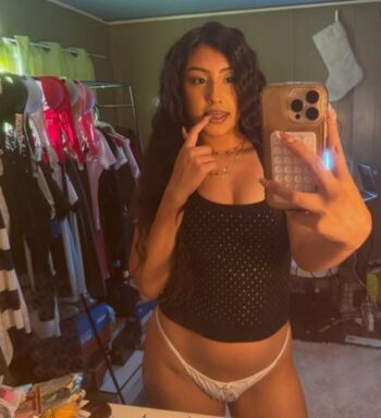 Full leaked Charleneee private photo