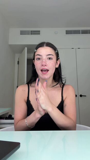 Full leaked Charli d amelio page private onlyfans photo