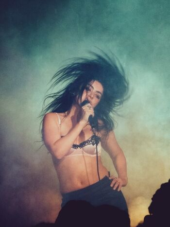Full leaked Charli xcx private photo