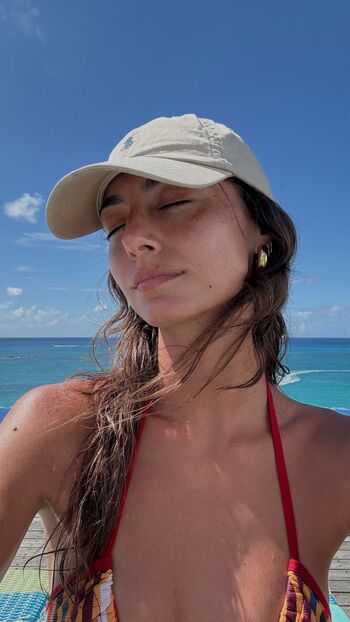 Full leaked Charlotte berry private photo