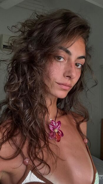 Full leaked Charlotte berry private photo
