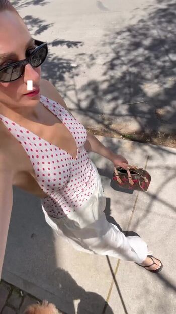 Charlotte Dobre