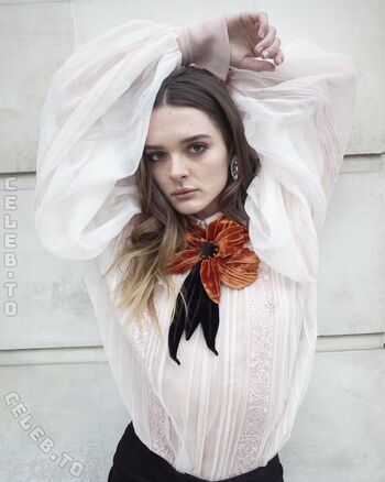 Full leaked Charlotte lawrence private photo