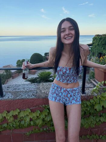 Full leaked Charlotte lawrence private photo
