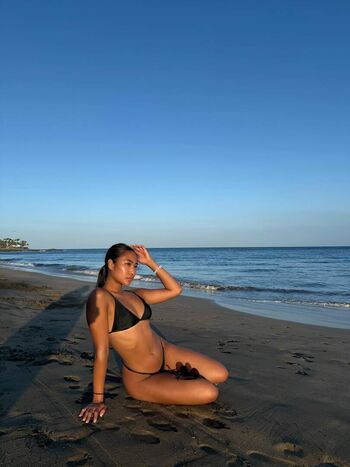 Full leaked Charlottereyes private onlyfans photo