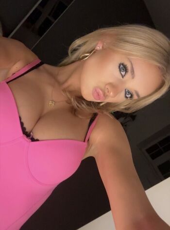 Full leaked Charlottteparsons private photo