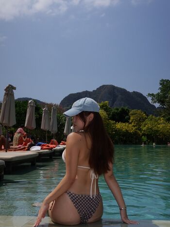 Full leaked Charshaobau private photo