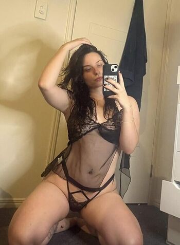 Full leaked Cheekyavie private onlyfans photo